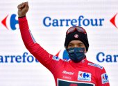 Richard Carapaz lució nuevamente el maillot rojo como líder de la Vuelta a España, tras culminar la séptima etapa.