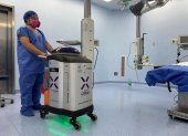 Uno de los robots que va a desinfectar el hospital de los Ceibos.