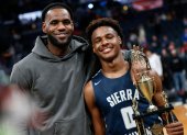 Familia. James junto a su hijo a quien conocen como ‘Bronny‘, de 16 años.
