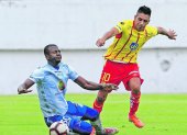 Víctor Figueroa se quedará una temporada más en Aucas. En 2020 fue el goleador del equipo con 14 tantos. Su firma fue el objetivo principal antes de la pretemporada.


  
  . Quito  28 de septiembre del 2019 Agencia (ag - expreso ag extra) AUCAS VS MACARA