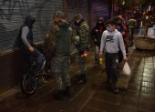 Control. Los policías y militares podrán realizar operativos hasta antes de la medianoche de este viernes.