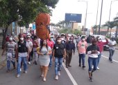 Acción. Una de las marchas de pacientes y centros de diálisis en Guayaquil.