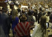 A falta de concreción de un acuerdo para elegir a las autoridades de la Asamblea Nacional, a los legisladores les tocó ayer usar el pleno y los pasillos del Legislativo para intentar consensos.