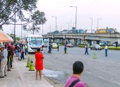 En los paraderos no hay orden para abordar un bus y esto también forma aglomeraciones.