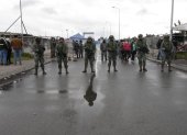 Vigilancia. Miembros de la Brigada de Fuerzas Especiales Patria de Latacunga se sumaron al control de los exteriores en la cárcel de Cotopaxi.