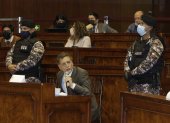 Acusado. El excontralor acudió al antiguo salón del Senado, donde sesiona la Comisión de Fiscalización, acompañado de su escolta policial.