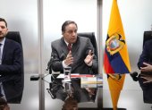 El titular de Economía y Finanzas, Simón Cueva, durante el anuncio del nuevo acuerdo con el FMI.