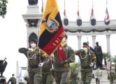 Los militares rindieron tributo al Escudo Nacional en una ceremonia cívica realizada en el hemiciclo de La Rotonda.