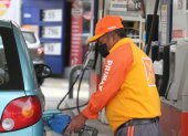 El precio de gasolina súper se actualiza el 12 de cada mes, según el precio del petróleo.
