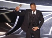 Fotografía de archivo del 27 de marzo de 2022 que muestra al actor estadounidense Will Smith durante su discurso después de ganar el Oscar al Mejor Actor por "King Richard" en la 94ª ceremonia anual de los Premios de la Academia, en el Dolby Theatre de Hollywood, Los Ángeles, California, Estados Unidos.
