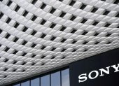 Fotografía de archivo en la que se registró un logo de la compañía japonesa SONY, en Tokio (Japón).