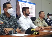 El Gobernador en una de las ruedas de prensa que se han llevado este mes en Guayaquil para hablar de los operativos de seguridad.