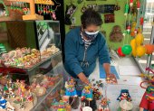 Espacio. Doña Leonor Suárez lleva más de 60 años dedicándose a la elaboración de adornos con mazapán.