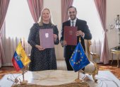 La celebración del acuerdo se dio en la ciudad de Quito, entre el canciller Juan Carlos Holguín y Jutta Urpilaeienen, delegada de la Unión Europera.