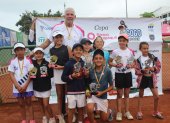 Los finalistas, tanto en singles como en dobles, se adjudicaron trofeos de la organización.