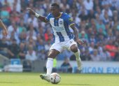 Pervis Estupiñán jugó su primer partido como titular con el Brighton.