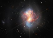 El telescopio James Webb ha vuelto a mostrar una imagen, esta vez de IC 1623, un par de galaxias que se arremolinan en un único objeto caótico en el centro.