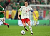 Doha (Qatar), 22/11/2022.- Robert Lewandowski of Poland during the FIFA World Cup 2022 group C soccer match between Mexico and Poland at Stadium 947 in Doha, Qatar, 22 November 2022. (Mundial de Fútbol, Polonia, Catar) EFE/EPA/Noushad Thekkayil