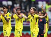 Al Khor (Qatar), 20/11/2022.- Ecuador"s Jeremy Sarmiento (front) and teammates celebrate after winning the FIFA World Cup 2022 group A Opening Match between Qatar and Ecuador at Al Bayt Stadium in Al Khor, Qatar, 20 November 2022. Ecuador won 2-0. (Mundial de Fútbol, Catar) EFE/EPA/Tolga Bozoglu