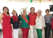 Susana Navas, Sarita de Lebed, Beatriz de Matamoros, Susana de Soriano, Mercy Calderón de Saiza y Beatriz Calvo.