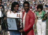 Best y Pelé se enfrentaron en un los Estados Unidos y el británico le entregó un reconocimiento en 1979.