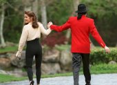 Con su exesposo, el fallecido Michael Jackson.