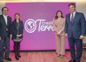 Pedro Galvis, vicepresidente ejecutivo de Banco Guayaquil; Lucía Gaitán, gerente senior de Finanzas Verdes de EcoBusiness Fund; Tania Tamariz, gerente de Gobierno Corporativo; y Julio Mackliff, vicepresidente ejecutivo de Banco Guayaquil.