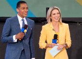 Amy Robach y TJ-Holmes llevaban saliendo varios meses cuando fueron pillados en una situación comprometedora por lo que se separaron de sus respectivos cónyuges.