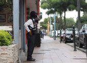 Realidad. La ciudadanía reconoce sentirse más tranquila si en un sitio hay guardias privados armados.