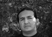 Autor. Alexis Cuzme es el autor del libro "Demonios quisquillosos".