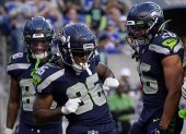 Los jugadores de los Seahawks tras vencer en la semana uno.