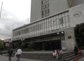 Vista de la fachada de la sede del BCE, en Quito.