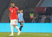 AMDEP9161. MONTEVIDEO (URUGUAY), 08/09/2023.- Arturo Vidal de Chile celebra su gol hoy, en un partido de las Eliminatorias Sudamericanas para la Copa Mundial de Fútbol 2026 entre Uruguay y Chile, en el estadio Centenario en Montevideo (Uruguay). EFE/ Gastón Britos