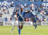 Jaime Ayoví fue el autor de la victoria parcial de Emelec en el primer tiempo ante el Mushuc Runa.
