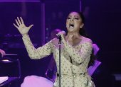 La cantante Isabel Pantoja comenzó su gira 50 aniversario" con un concierto en el Estadio de la Cartuja, Sevilla.