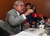 El abogado Gutemebrg Vera, padre del expresidente del CPCCS, Alembert Vera, es el denunciante.