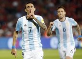 DI MARIA FESTEJA EL PRIMER GOL PARA ARGENTINA CH10. SANTIAGO DE CHILE (CHILE), 24/03/2016.- El jugador de Argentina Ángel Di María (i) celebra después de anotar contra Chile hoy, jueves 24 de marzo de 2016, en un partido de las eliminatorias para el mundial de Rusia 2018 en el estadio Nacional Julio Martínez Prádanos, en Santiago de Chile (Chile). EFE/SEBASTIÁN SILVA CHILE FÚTBOL RUSIA 2018