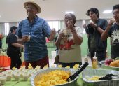 Exposición.- Ciudadanos acuden a caminar en el Jardín Botánico y aprovechan a asistir a la Feria del Mango.