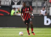 William Pacho es titular fijo en Eintracht Frankfurt y, entre Bundesliga y Europa League, ha jugado 22 partidos.