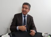 El funcionario, Abogado. Posee estudios en Ciencias Políticas y Sociales y es doctor en Jurisprudencia y magíster en Derecho Tributario.