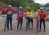 Ciclistas de Guayaquil cumplieron recorrido desde Loja hacia el sur.
