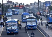 Los correteos, la guerra del centavo, el irrespeto a las paradas son algunos de los problemas que causan los buses en la capital.