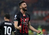 Milan (Italy), 13/03/2023.- AC Milan"s Olivier Giroud celebrates after scoring the 1-0 goal during the Italian Serie A soccer match between AC Milan and Salernitana at Giuseppe Meazza stadium in Milan, Italy, 13 March 2023. (Italia) EFE/EPA/MATTEO BAZZI