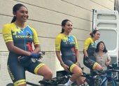 Natalia Vásquez (i), Marcela Peñafiel y Miryam Núñez, en una de las últimas prácticas previas a la ruta de la categoría elite damas del Mundial.