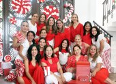 Las chicas atendieron el dress code de vestir en rojo y blanco.