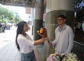 En la ciudad, los guayaquileños buscan desde ya los detalles que darán a sus parejas, amigos o familias por San Valentín.