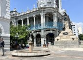 Estética. Al estar operativas las piletas, estas ayudarían a mejorar los espacios públicos; los académicos sugieren  que se rescate el valor patrimonial de estos elementos decorativos.