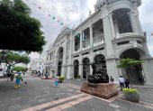 Ambiente en las afueras del Municipio de Guayaquil.