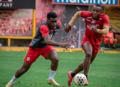 Jugadores del Barcelona SC se entrenan en el Monumental.