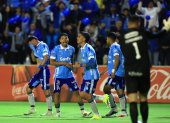 Jugadores de Macará celebran un gol en el partido de la fase de grupos de la Copa Sudamericana frente al América de Cali en el estadio Bellavista en Ambato.